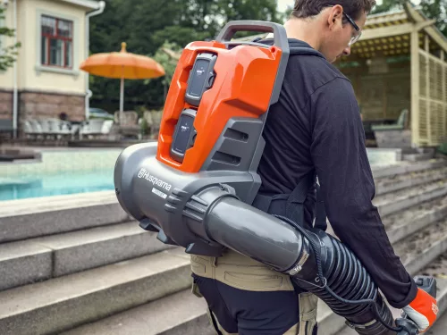 Husqvarna 340iBT akkumulátoros lombfúvó "akkumulátor nélkül"