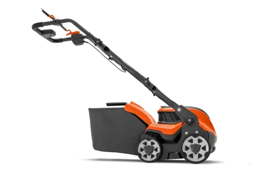 Husqvarna S 138i KIT akkumulátoros gyepszellőztető "töltő + akkumulátor"