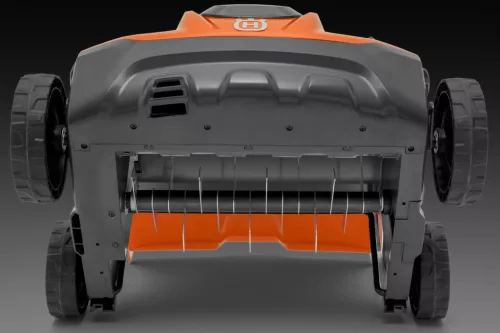 Husqvarna S 138i KIT akkumulátoros gyepszellőztető "töltő + akkumulátor"