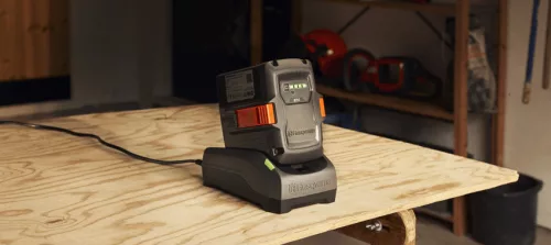 Husqvarna 40-C80 80W EU akkumulátor töltő