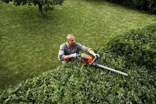 Husqvarna 215iHD45 akkumulátoros sövénynyíró "akkumulátor nélkül"