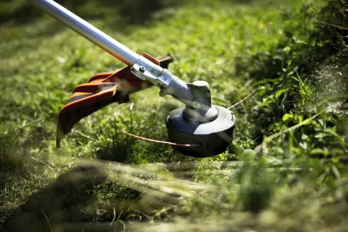 Husqvarna 325iR akkumulátoros szegélynyíró "akkumulátor nélkül"