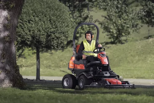 Husqvarna P524X benzinmotoros rider "vágóasztal nélkül"