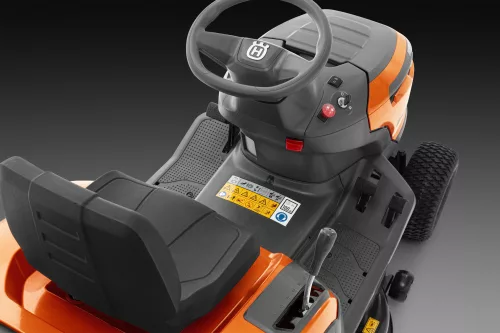HUSQVARNA TS 112 FŰNYÍRÓ TRAKTOR