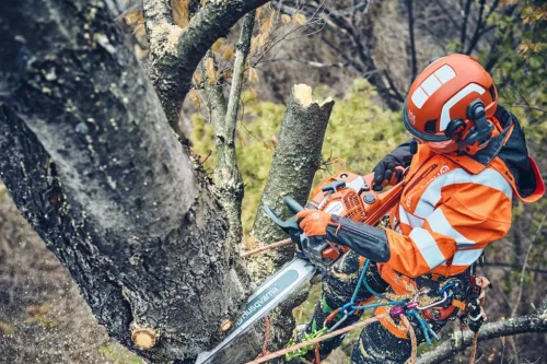 Husqvarna 560 XP Mark II  15" benzinmotoros láncfűrész
