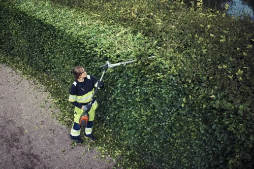Husqvarna 525iHE3 akkumulátoros sövénynyíró "akkumulátor nélkül"