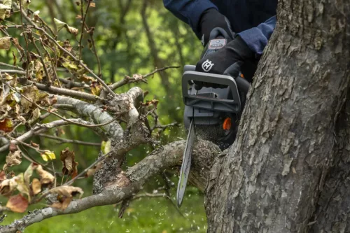 Husqvarna Aspire™ C15X-P4A 10" KIT akkumlátoros láncfűrész "töltő + akkumulátor"