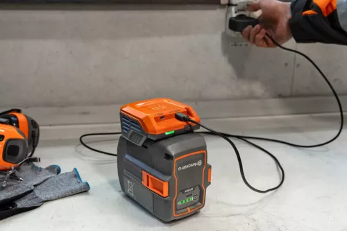 Husqvarna USB töltő