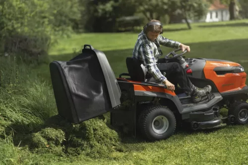 Husqvarna TC 220T fűnyíró traktor