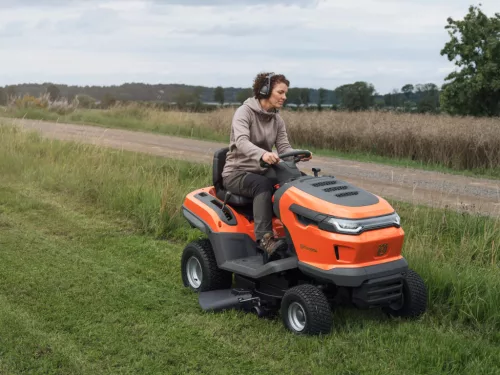 HUSQVARNA TS 215T FŰNYÍRÓ TRAKTOR
