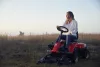 Husqvarna R 112iC akkumulátoros rider "vágóasztallal"