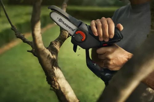 Husqvarna Aspire™ P5-P4A KIT akkumulátoros ágvágó "töltő + akkumulátor"
