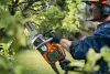 Husqvarna 215i akkumulátoros láncfűrész "akkumulátorral és töltővel"