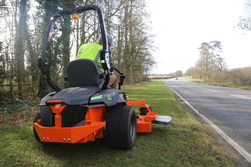 ARIENS ZENITH E 52 Zero-Turn fűnyíró Akkumulátor nélkül